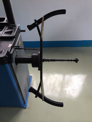 máquina de equilibrio de la rueda del neumático del LCD del tornillo de posicionamiento de 40m m con la caja de herramientas
